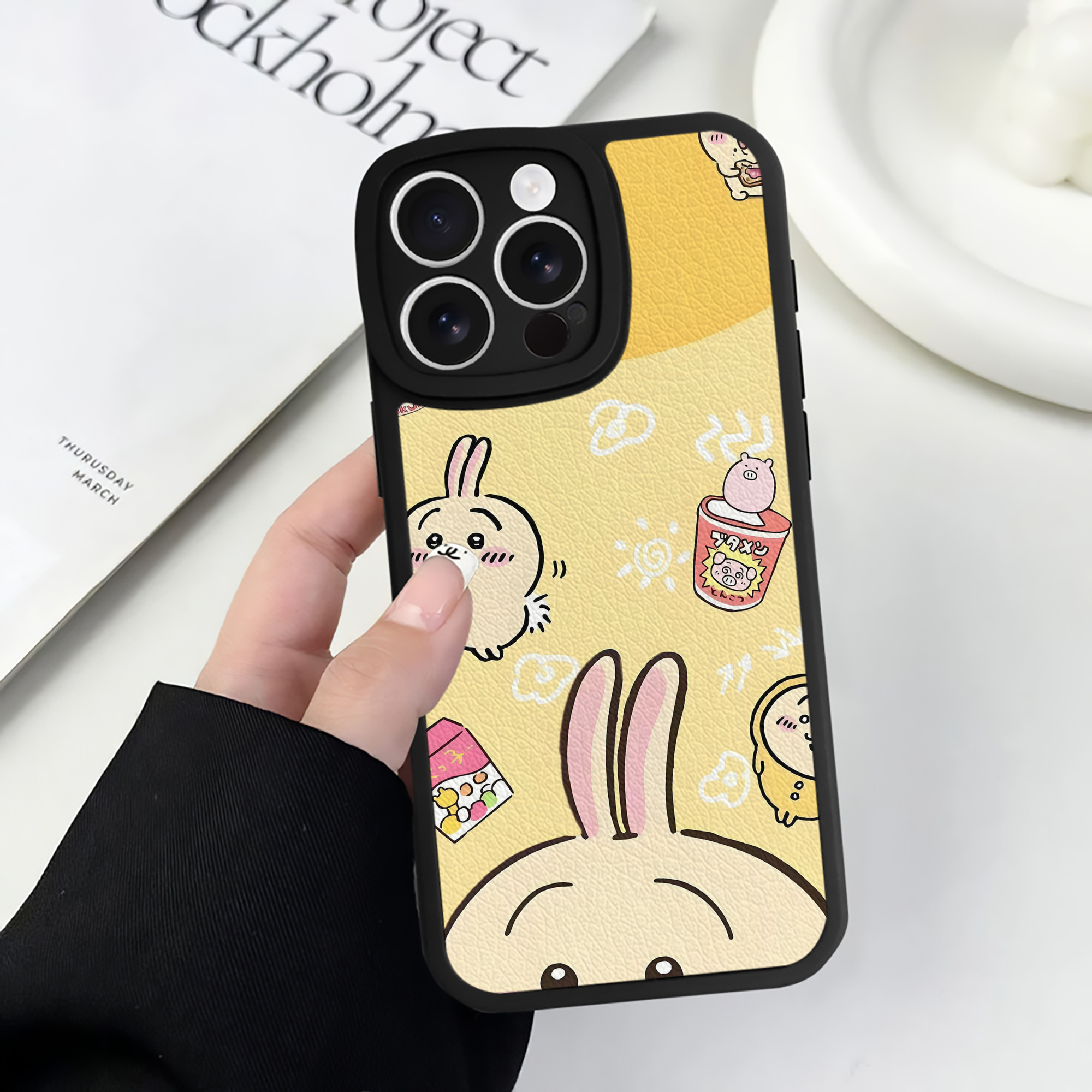 （画像用） ちいかわ Chii-kawa 【iPhone 16シリーズ対応】シリコンスマホケース（レザー調） 材質：シリコン
